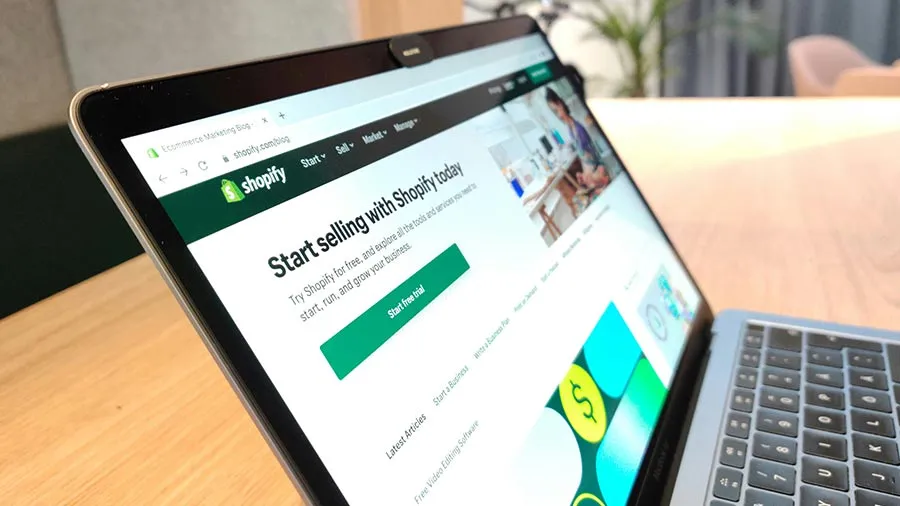 What is Display Advertising
